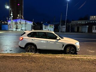 2013 BMW X5 50i III (F15), белый, 3250000 рублей, вид 4