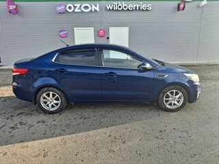 2016 Kia Rio III Рестайлинг, синий, 1125000 рублей, вид 3