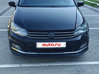 2017 Volkswagen Polo V Рестайлинг, чёрный, 860000 рублей, вид 1