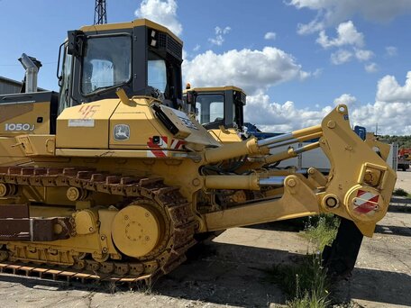 2011 John Deere 1050J, 23500000 рублей, вид 3