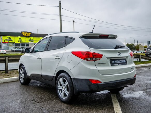 2013 Hyundai ix35 I, белый, 1188000 рублей - вид 4
