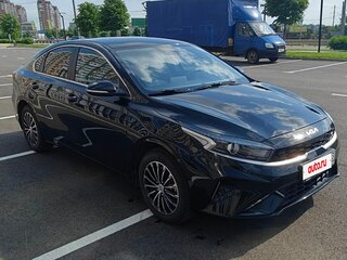 2022 Kia Cerato IV Рестайлинг, чёрный, 2100000 рублей, вид 2