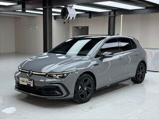2022 Volkswagen Golf VIII, серебристый, 1800000 рублей, вид 1