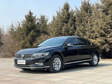 2022 Volkswagen Magotan B8 Рестайлинг, чёрный, 1482000 рублей, вид 1