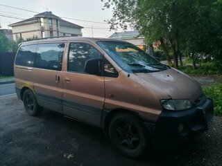 2002 Hyundai H-1 I, золотистый, 189000 рублей, вид 2