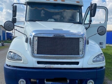 2003 Freightliner Columbia, белый, 1500000 рублей, вид 2