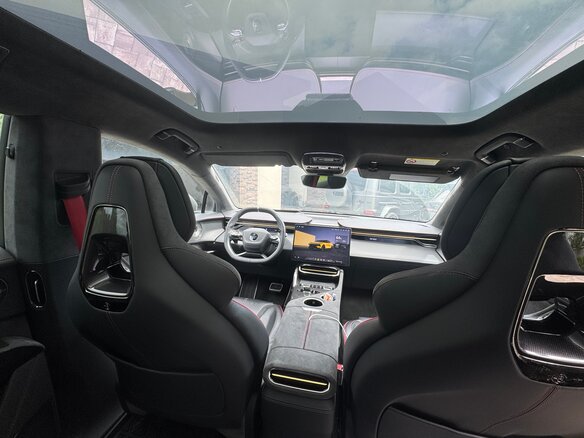 2023 Lotus Eletre R, жёлтый - вид 13