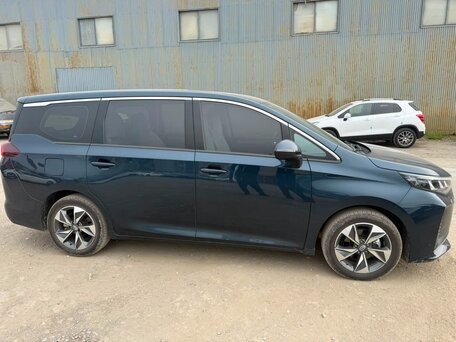2021 GAC Trumpchi M6, синий, 1800000 рублей, вид 3