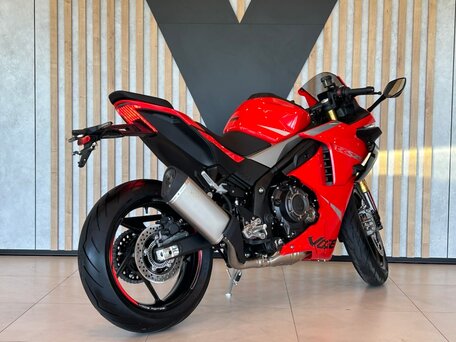 2026 Voge 525RR, красный, 577000 рублей, вид 4