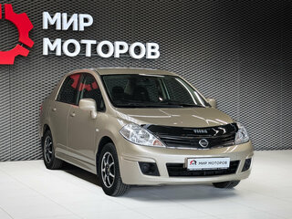 2013 Nissan Tiida I Рестайлинг, серебристый, 950000 рублей, вид 3