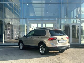 2021 Volkswagen Tiguan II Рестайлинг, коричневый, 2560000 рублей, вид 4