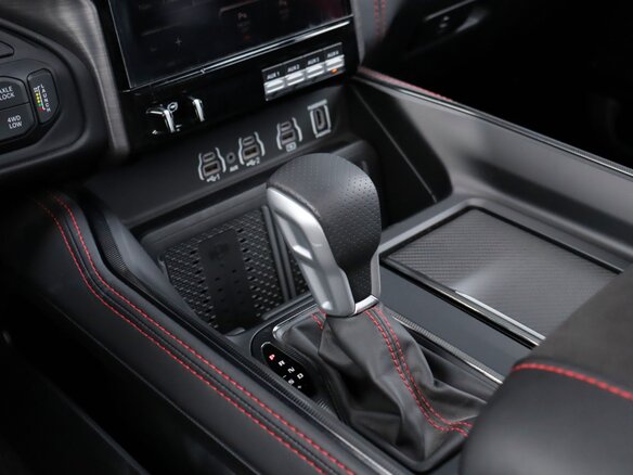 2026 Ram 1500 RHO V Рестайлинг, чёрный - вид 31