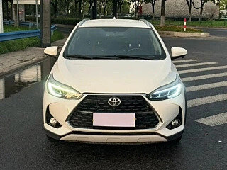 2022 Toyota Yaris L X XP150 Рестайлинг, белый, 1099000 рублей, вид 2