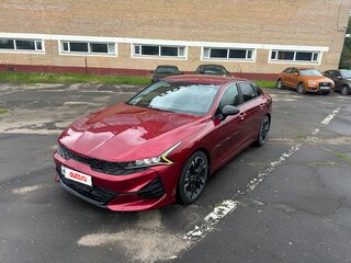 2021 Kia K5 III, красный, 2450000 рублей, вид 2