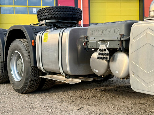 2026 Sinotruk Sitrak C7H, красный, 18498668 рублей - вид 10