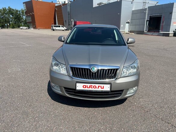 2013 Skoda Octavia II (A5) Рестайлинг, серебристый, 970000 рублей - вид 1