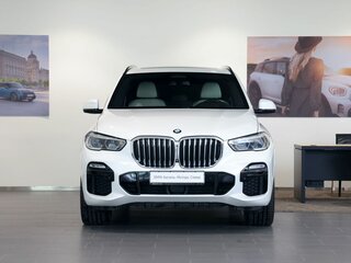 2019 BMW X5 40i IV (G05/G18), белый, 6300000 рублей, вид 2