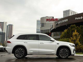 2025 Geely Monjaro (Xingyue L) I Рестайлинг 2 (China Market), белый, 3668000 рублей, вид 3