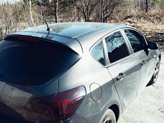 2012 Opel Astra J Рестайлинг, серый, 700000 рублей, вид 1