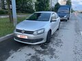 2011 Volkswagen Polo V, серебристый - вид 2