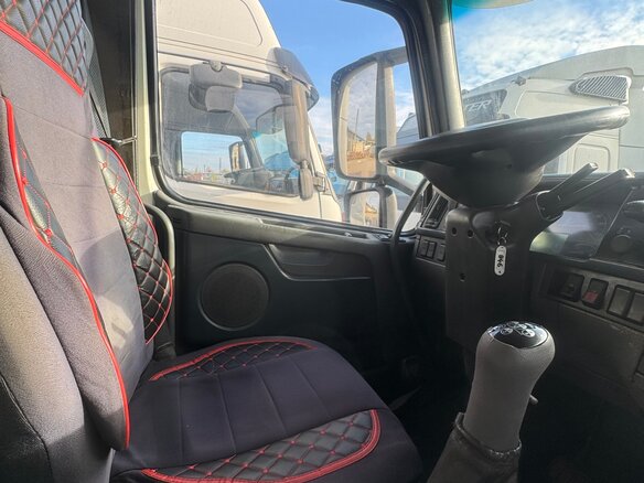 2011 Volvo FH, белый, 3000000 рублей - вид 17
