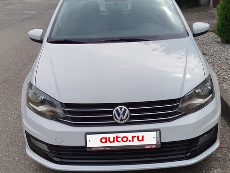 2017 Volkswagen Polo V Рестайлинг, белый, 840000 рублей, вид 2