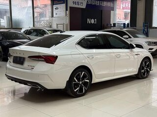 2022 Skoda Octavia IV (A8), белый, 1970000 рублей, вид 3