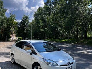 2010 Toyota Prius III (XW30), белый, 1100000 рублей, вид 5