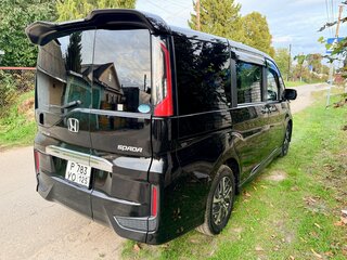 2016 Honda Stepwgn Spada V, чёрный, 1690000 рублей, вид 4
