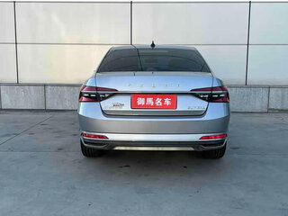 2024 Skoda Superb III Рестайлинг, серебристый, 2350000 рублей, вид 2