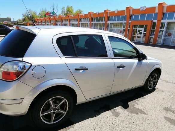 2008 Opel Astra H Рестайлинг, серебристый, 310000 рублей - вид 1
