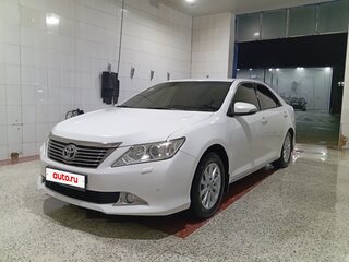 2013 Toyota Camry VII (XV50), белый, 1300000 рублей, вид 1