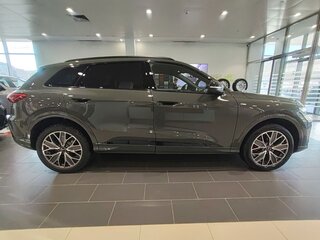 2026 Audi Q5 L III (GU), зелёный, 6530000 рублей, вид 4