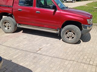 2004 Toyota Hilux VI Рестайлинг, красный, 1100000 рублей, вид 4
