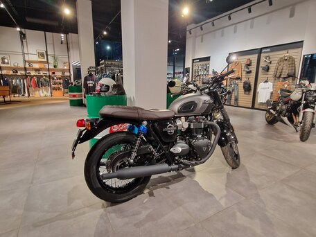 2026 Triumph Bonneville T120, чёрный, 2070000 рублей, вид 2
