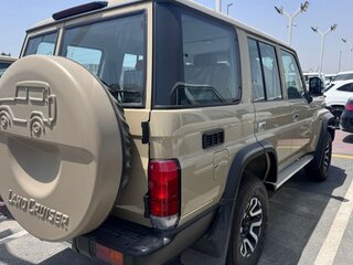 2026 Toyota Land Cruiser 76 70 Series Рестайлинг 2, бежевый, 12110000 рублей, вид 2