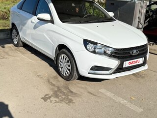 2017 Lada (ВАЗ) Vesta I, белый, 800000 рублей, вид 2