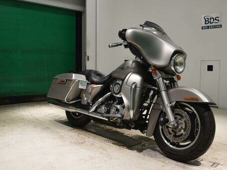 2007 Harley-Davidson Street Glide, серебристый, 869000 рублей, вид 3