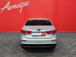 2016 Kia Rio III Рестайлинг, серебристый, 1070000 рублей, вид 4