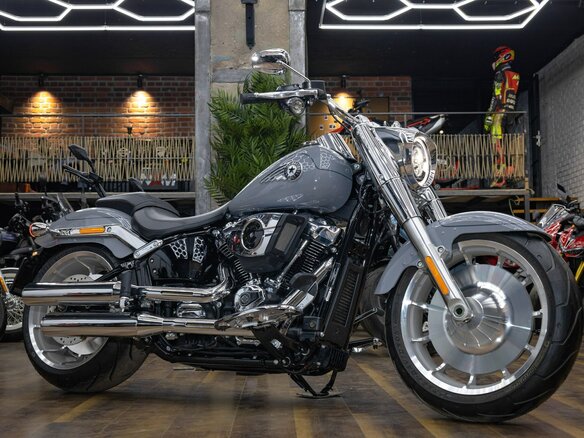 2026 Harley-Davidson Fat Boy, чёрный, 3290000 рублей - вид 1