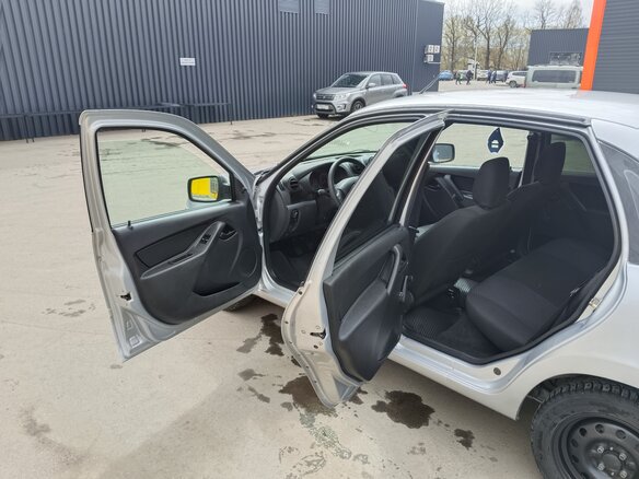 2014 Lada (ВАЗ) Granta I, серебристый, 435000 рублей - вид 26