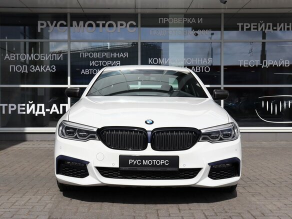 2018 BMW 5 серии 530d xDrive VII (G30/G31/G38), белый, 4600000 рублей - вид 1