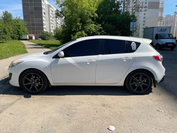 2011 Mazda 3 II (BL), белый, 900000 рублей - вид 3