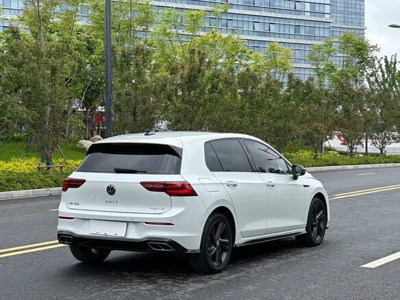 2024 Volkswagen Golf VIII Рестайлинг, серый - вид 5