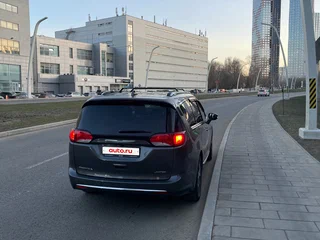 2017 Chrysler Pacifica RU, серый, 3400000 рублей, вид 3