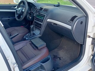 2013 Skoda Octavia II (A5) Рестайлинг, белый, 1500000 рублей, вид 4