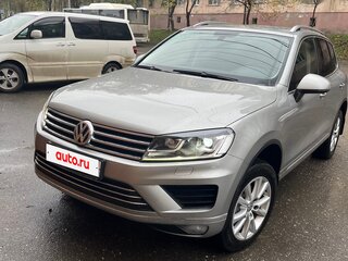 2017 Volkswagen Touareg II Рестайлинг, серый, 3700000 рублей, вид 1