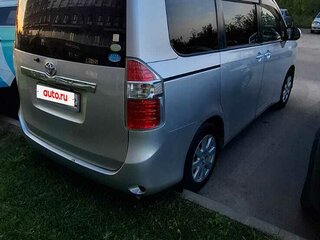 2008 Toyota Noah II (R70), серебристый, 1270000 рублей, вид 4