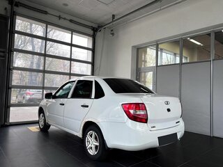 2012 Lada (ВАЗ) Granta I, белый, 300000 рублей, вид 4