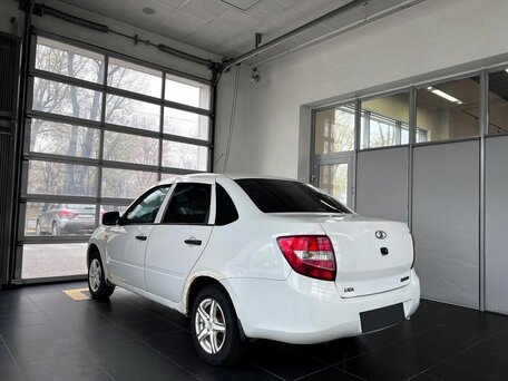 2012 Lada (ВАЗ) Granta I, белый, 300000 рублей, вид 4